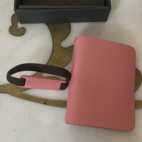 Pink leather card holder - Picture 3 of 3